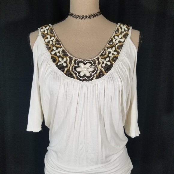 Lettě Tops - Lette beaded cold shoulder ivory top. Size S